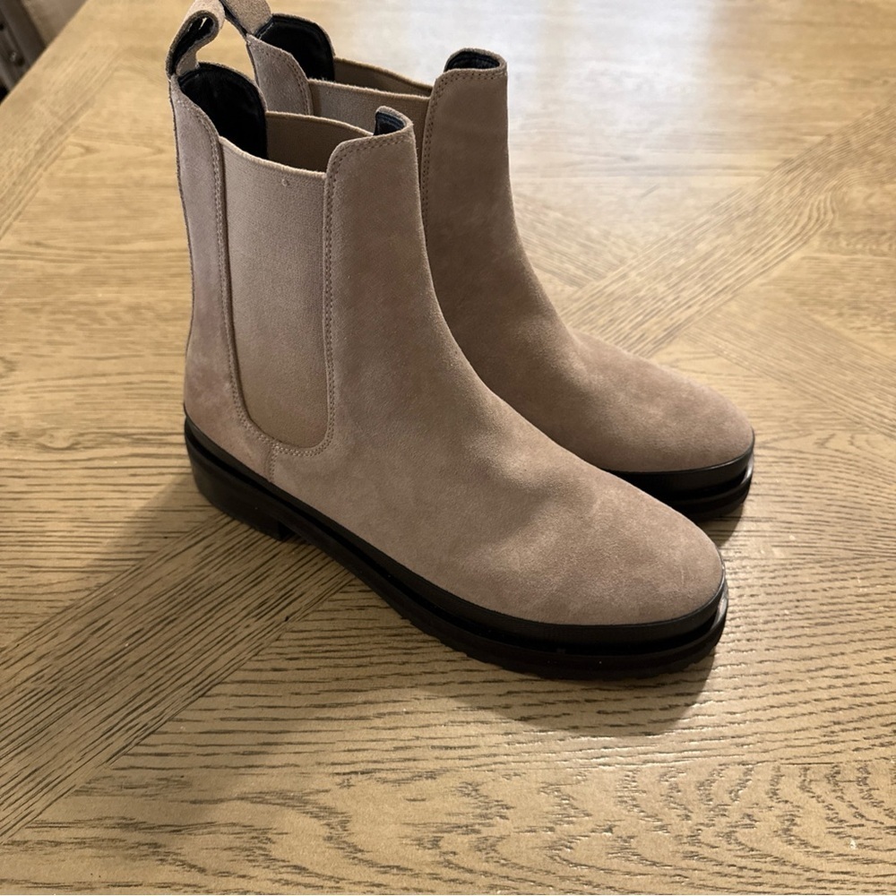 Aerosoles Women's Camila Chelsea Boot 6 1/2
